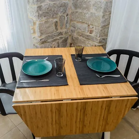 Scala Apartment Split